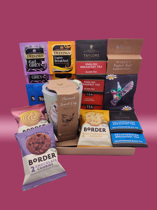 The Bird Watcher: Tea and biscuits gift hamper